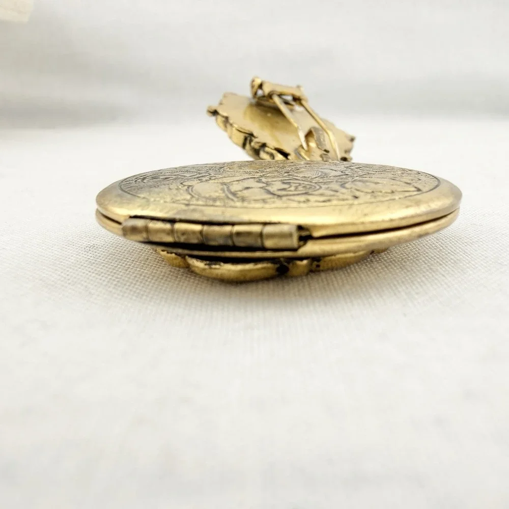 Vintage Gold Tone Locket Fur Clip Brooch Pin Engraved Floral Ornate Photo MCM